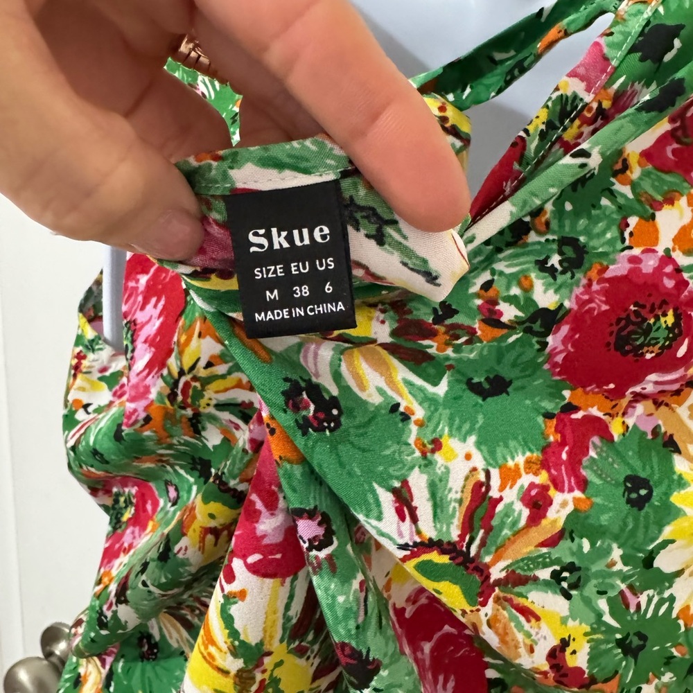 Floral Ruffle Sleeve blouse Top - Picture 4 of 5